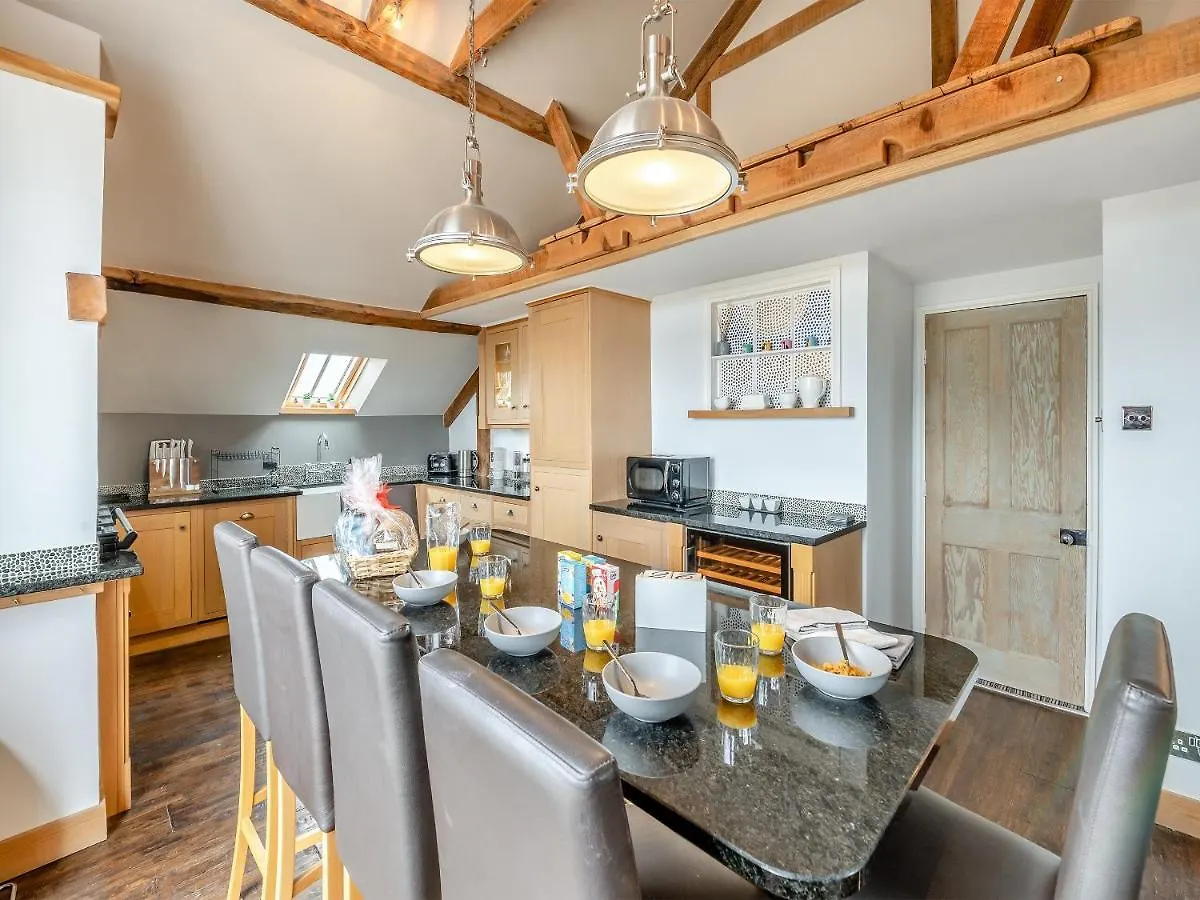 Airy Hill Manor - The Penthouse Βίλα Γουίτμπι 0*,  Ηνωμένο Βασίλειο