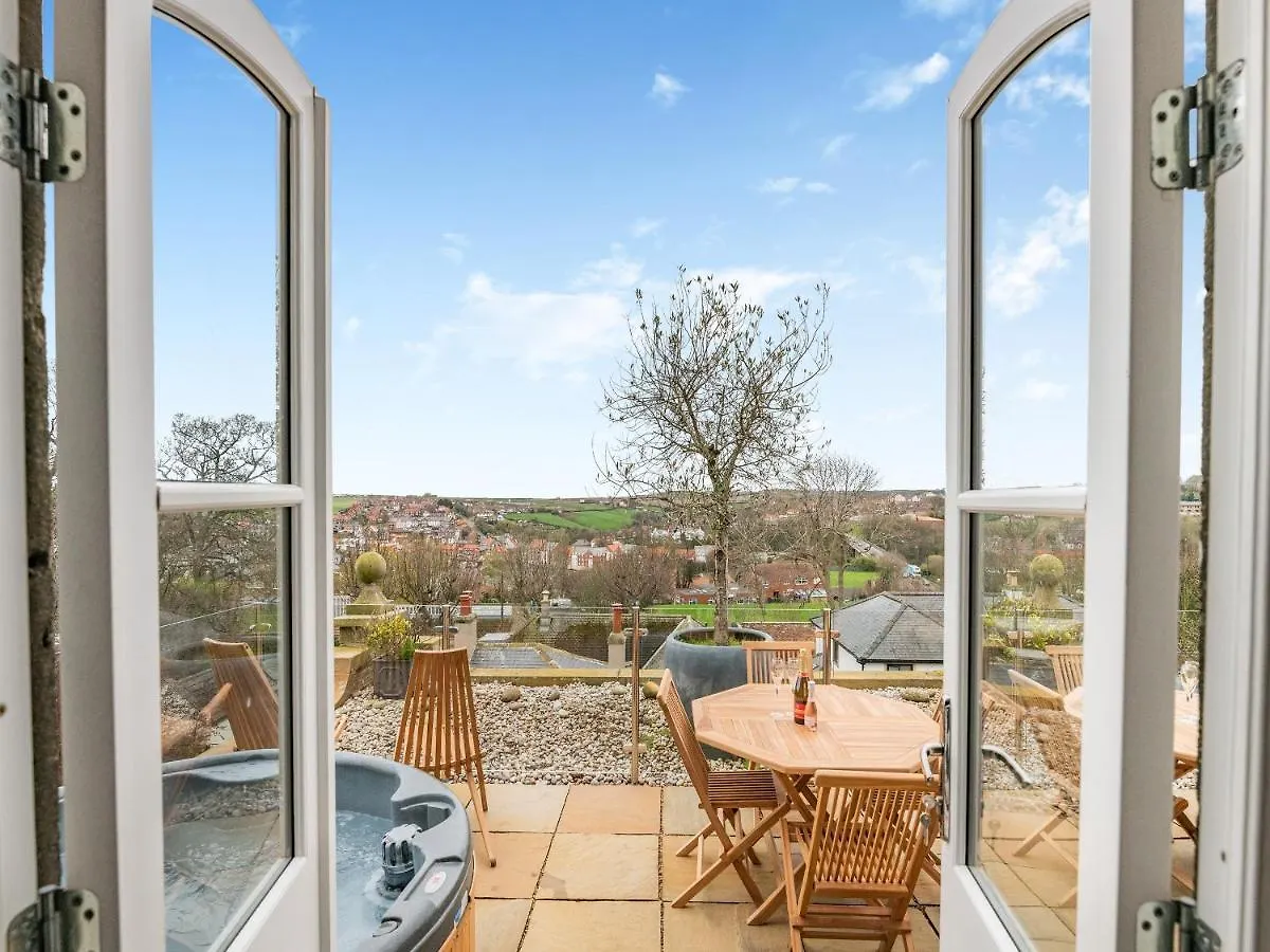 Airy Hill Manor - The Penthouse Βίλα Γουίτμπι Σπίτι διακοπών